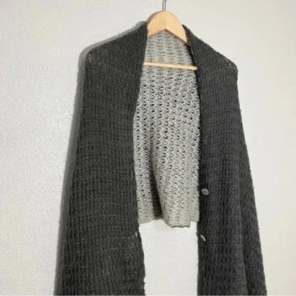 Button up two tone knitted blanket shawl / scarf - Picture 3 of 8